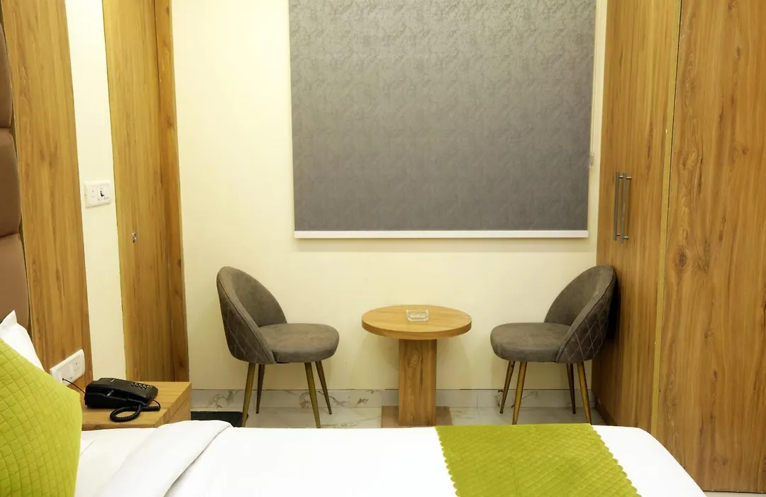 Hotel New Luxx Stay - Near Igi Airport-1